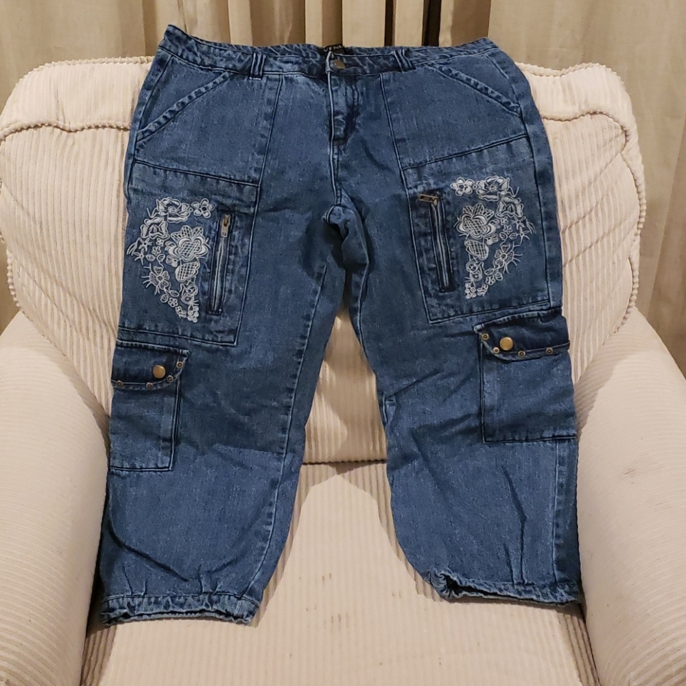 👍Great Deal!👍Crop Jeans!